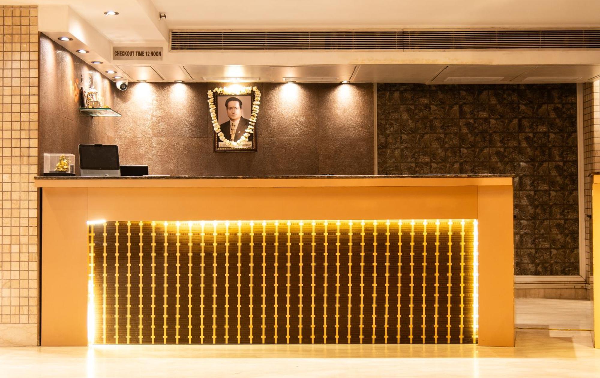 Mayur Hotel New Delhi Exteriör bild