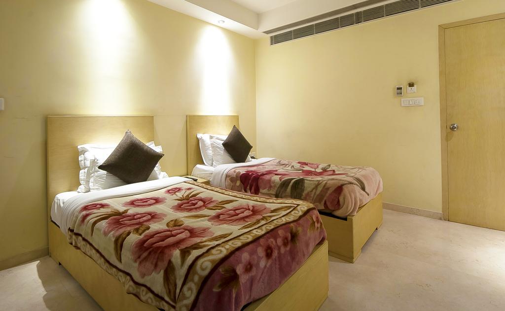 Mayur Hotel New Delhi Exteriör bild