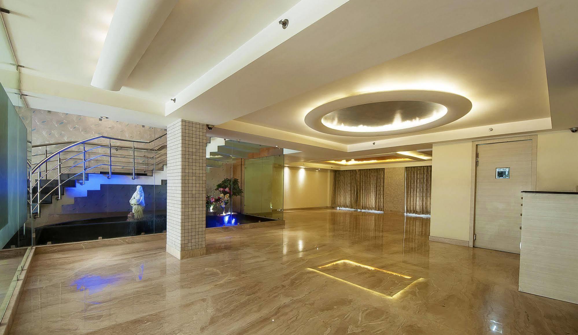 Mayur Hotel New Delhi Exteriör bild