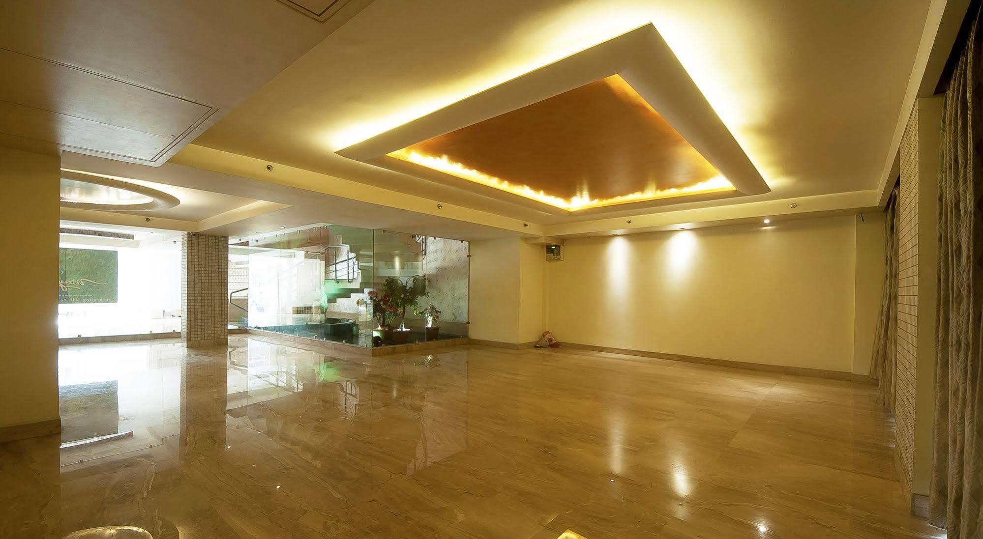 Mayur Hotel New Delhi Exteriör bild