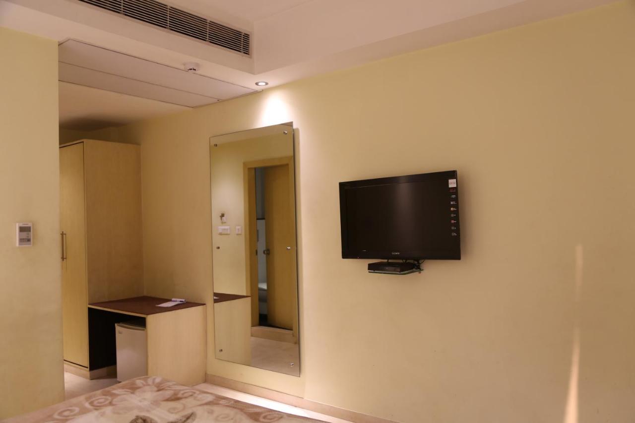 Mayur Hotel New Delhi Exteriör bild